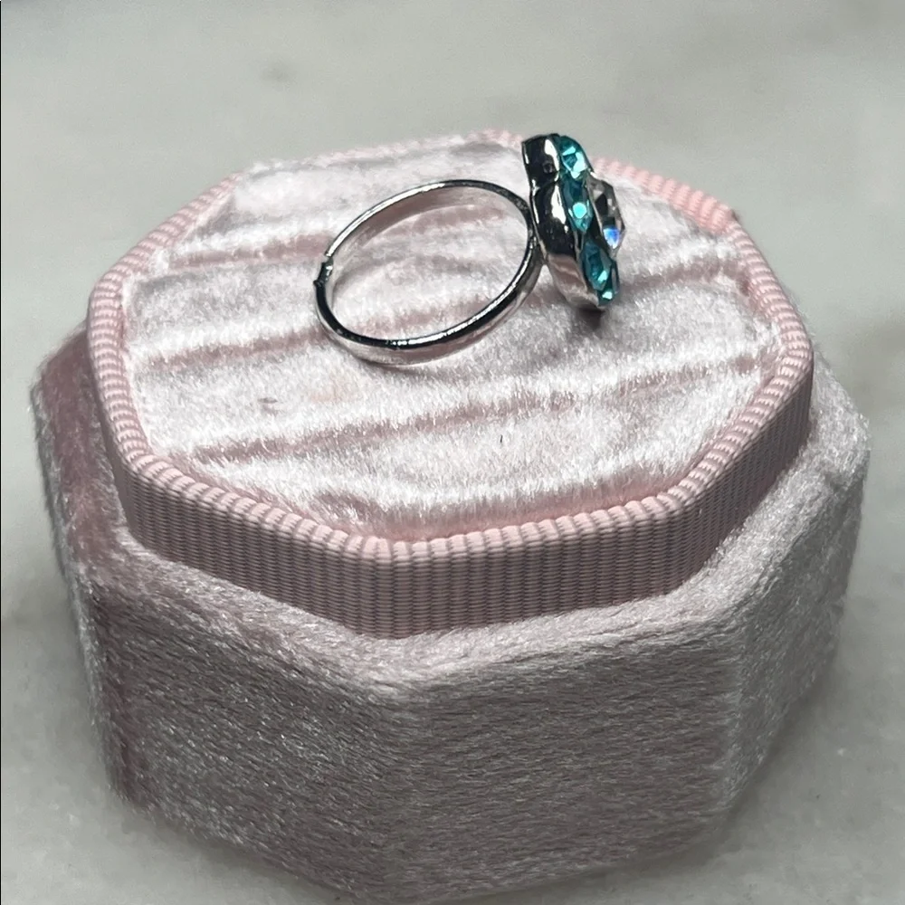 Elegant Silver and Blue Heart Ring